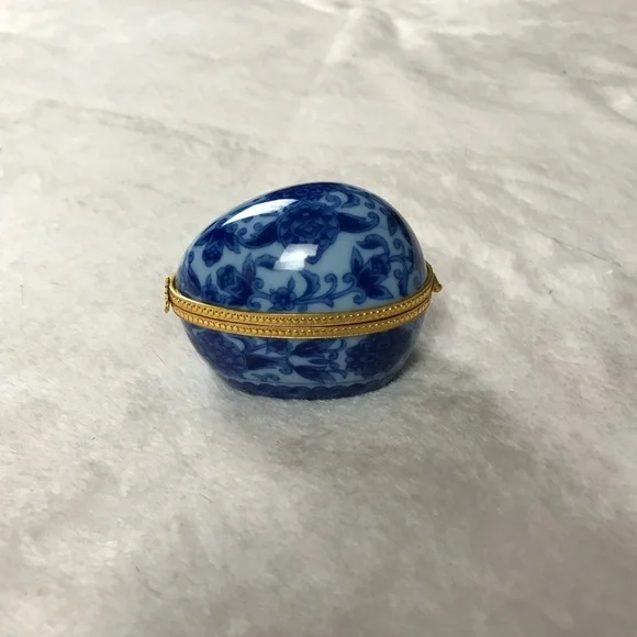 Designed By Shibata Japan Porcelain Hand Painted Egg Shaped Hinged Trinket Box - Picture 2 of 13